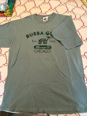 Bubba Gump Chicago 1975 shrimp Company, heavy duty green Tee never worn